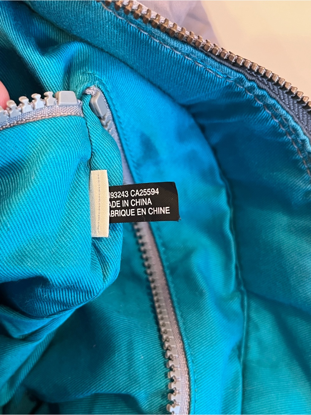 VTG Diesel Y2K Grey Archive puffer shoulder bag W/ colorful horizontal cut-outs - Picture 8 of 10